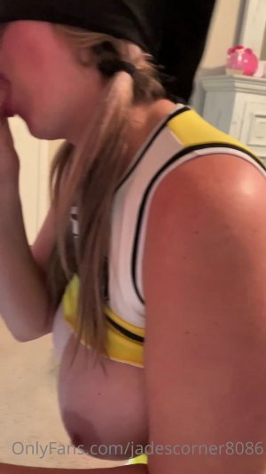 jadescorner8086-12-01-2021-2007189470-A little bit of face painting.mp4_000002210.jpg