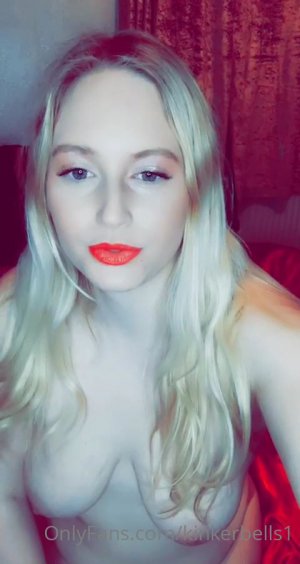 kinkerbells1 OnlyFans(9).mp4_000349140.jpg