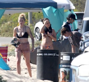 Ireland Baldwin  Sexy 9 thefappeningblog.com.jpg