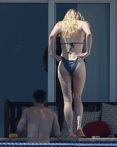 Sophie Turner Sexy  1 thefappeningblog.com.jpg