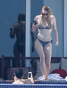Sophie Turner Sexy  5 thefappeningblog.com.jpg