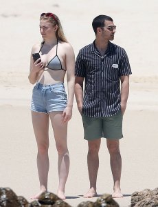 Sophie Turner Sexy  14 thefappeningblog.com.jpg
