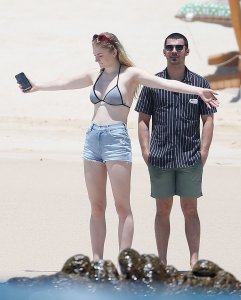 Sophie Turner Sexy  15 thefappeningblog.com.jpg