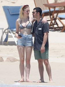 Sophie Turner Sexy  18 thefappeningblog.com.jpg