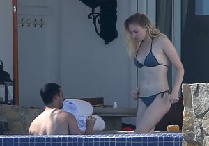 Sophie Turner Sexy  23 thefappeningblog.com.jpg