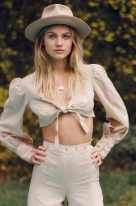 Caroline Corinth Sexy Topless 1 thefappeningblog.com.jpg