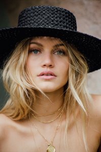 Caroline Corinth Sexy Topless 38 thefappeningblog.com.jpg