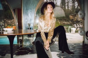 Caroline Corinth Sexy Topless 46 thefappeningblog.com.jpg