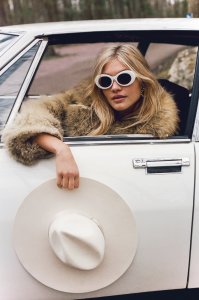 Caroline Corinth Sexy Topless 54 thefappeningblog.com.jpg