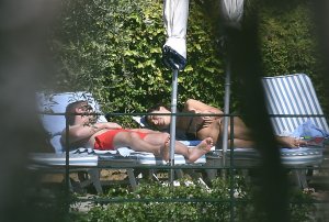 Laura Barriales Sexy & Topless 3 thefappeningblog.com.jpg