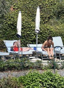 Laura Barriales Sexy & Topless 4 thefappeningblog.com.jpg