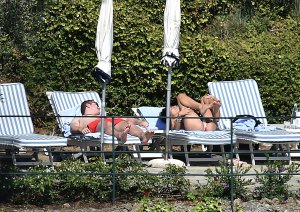 Laura Barriales Sexy & Topless 7 thefappeningblog.com.jpg