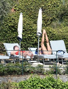 Laura Barriales Sexy & Topless 8 thefappeningblog.com.jpg