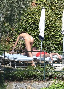 Laura Barriales Sexy & Topless 11 thefappeningblog.com.jpg