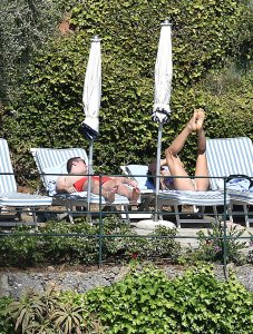 Laura Barriales Sexy & Topless 9 thefappeningblog.com.jpg