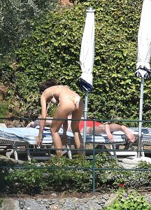 Laura Barriales Sexy & Topless 13 thefappeningblog.com.jpg