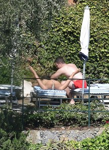 Laura Barriales Sexy & Topless 14 thefappeningblog.com.jpg