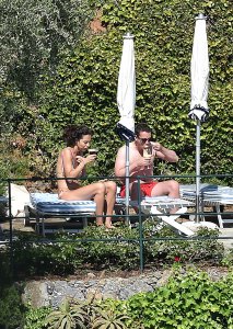 Laura Barriales Sexy & Topless 29 thefappeningblog.com.jpg