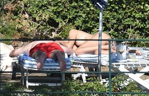 Laura Barriales Sexy & Topless 32 thefappeningblog.com.jpg