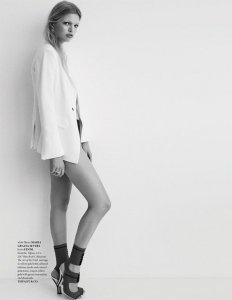 Daphne Groeneveld See Through & Sexy 5 thefappeningblog.com.jpg