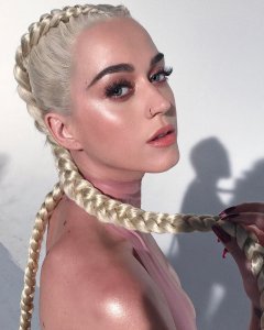 Katy Perry Sexy 2.jpg
