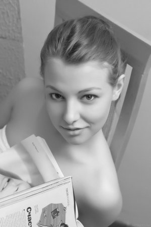 5100-02 thefappeningblog.com.jpg