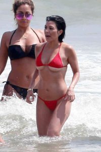 Kim Kardashian & Kourtney Kardashian Sexy 19 thefappeningblog.com.jpg