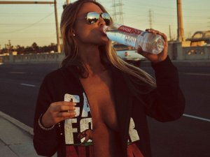 Charlie Riina Topless 02.jpg