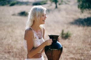 Julia Almendra Naked 22.jpg