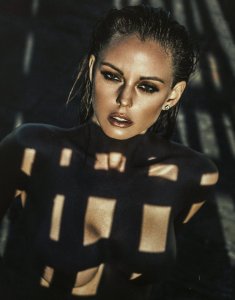 Lindsay Hancock Naked 04.jpg