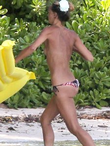 Sharni Vinson Topless 03.jpg