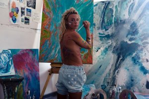 Sally Mustang Topless 08.jpg