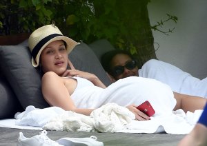 Bella Hadid Sexy 60.jpg