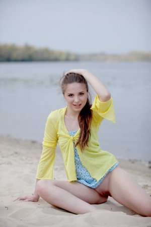 0004-06 thefappeningblog.com.jpg