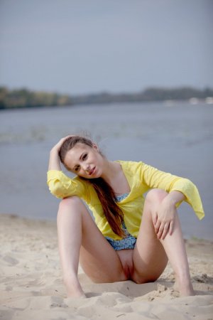 0004-09 thefappeningblog.com.jpg