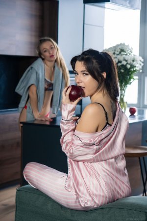 0031-02 thefappeningblog.com.jpg