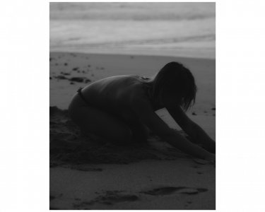 Nudes+in+Nature+-+Jess+W+-+First+draft38.jpeg