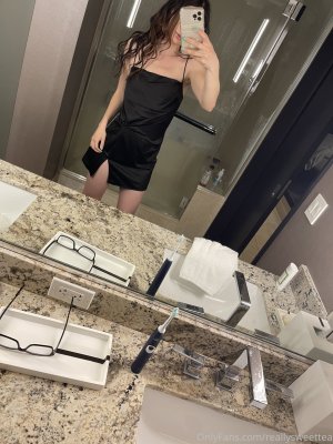 reallysweettea-04-05-2021-2100344950-Photo dump from a fun night out that ended in a fmf three...jpg