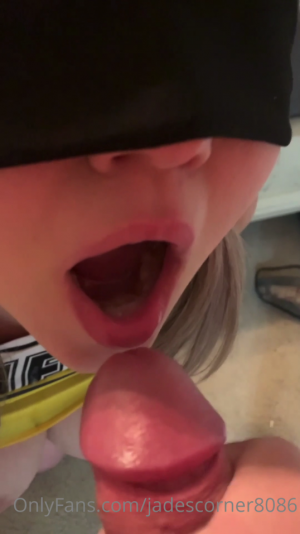 jadescorner8086-12-01-2021-2007189470-A little bit of face painting.mp4_000111319.png