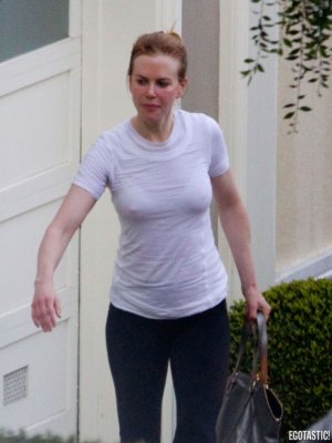 7525_nicole-kidman-nipple-pokes-white-shirt-03-675x900.jpg