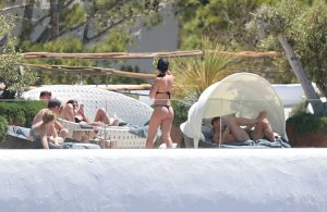 Georgina Rodriguez Sexy 25 thefappeningblog.com.jpg