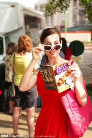 delicious-and-gorgeous-cat-strips-and-poses-01 thefappeningblog.com.jpg