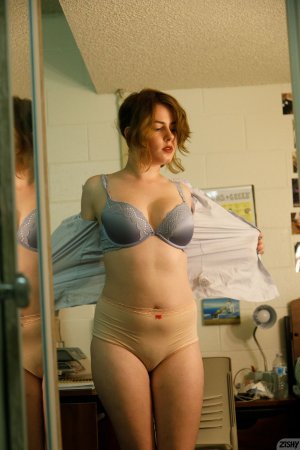 0003-02 thefappeningblog.com.jpg