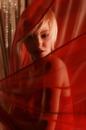 mesmerizing-short-haired-blonde-dazzles-us-with-her-perfect-body-and-round-tits-02 thefappenin...jpg