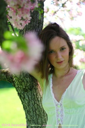 beautiful-brunette-milena-may-01 thefappeningblog.com.jpg