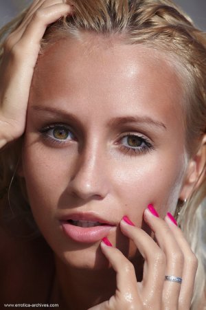 afina-lympha-15 thefappeningblog.com.jpg