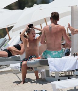 GG Magree Topless 4 thefappeningblog.com.jpg