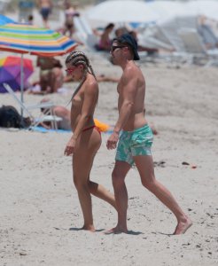 GG Magree Topless 22 thefappeningblog.com.jpg