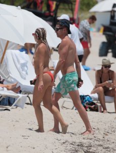 GG Magree Topless 25 thefappeningblog.com.jpg