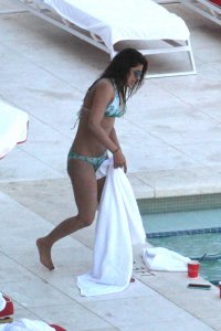 Priyanka Chopra Sexy pool 18 thefappeningblog.com.jpg